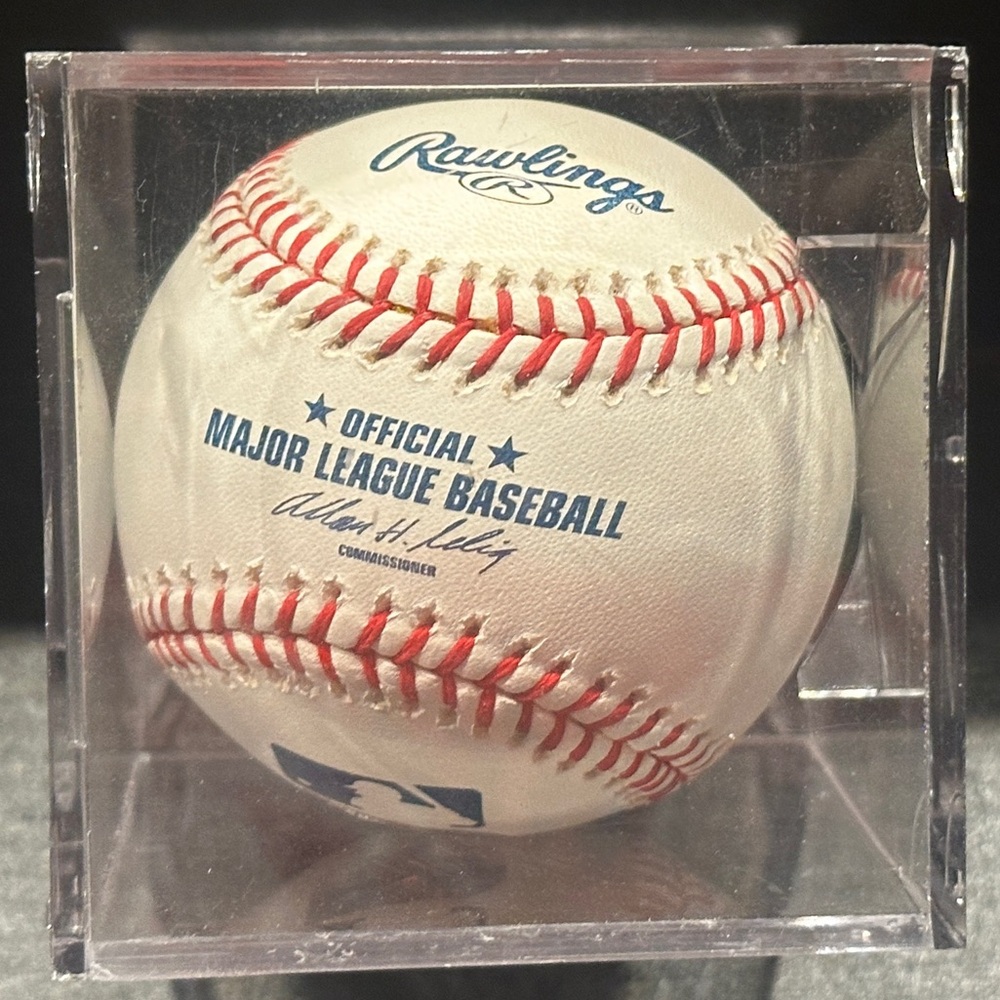 Justin Upton (Diamondbacks) Autographed Rawlings Official Major League Baseball
